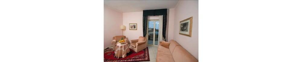 Wave Hotel Acireale Zewnętrze zdjęcie