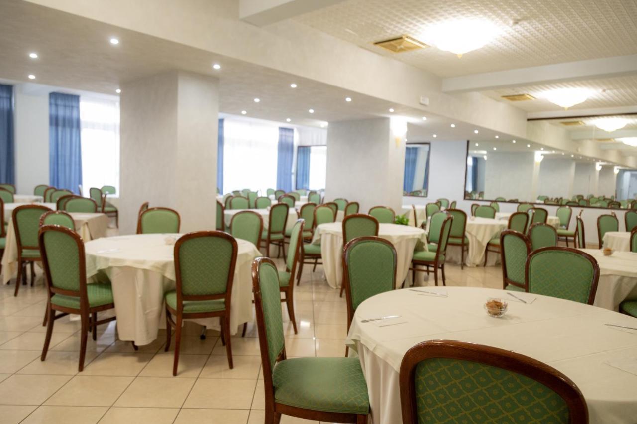 Wave Hotel Acireale Zewnętrze zdjęcie