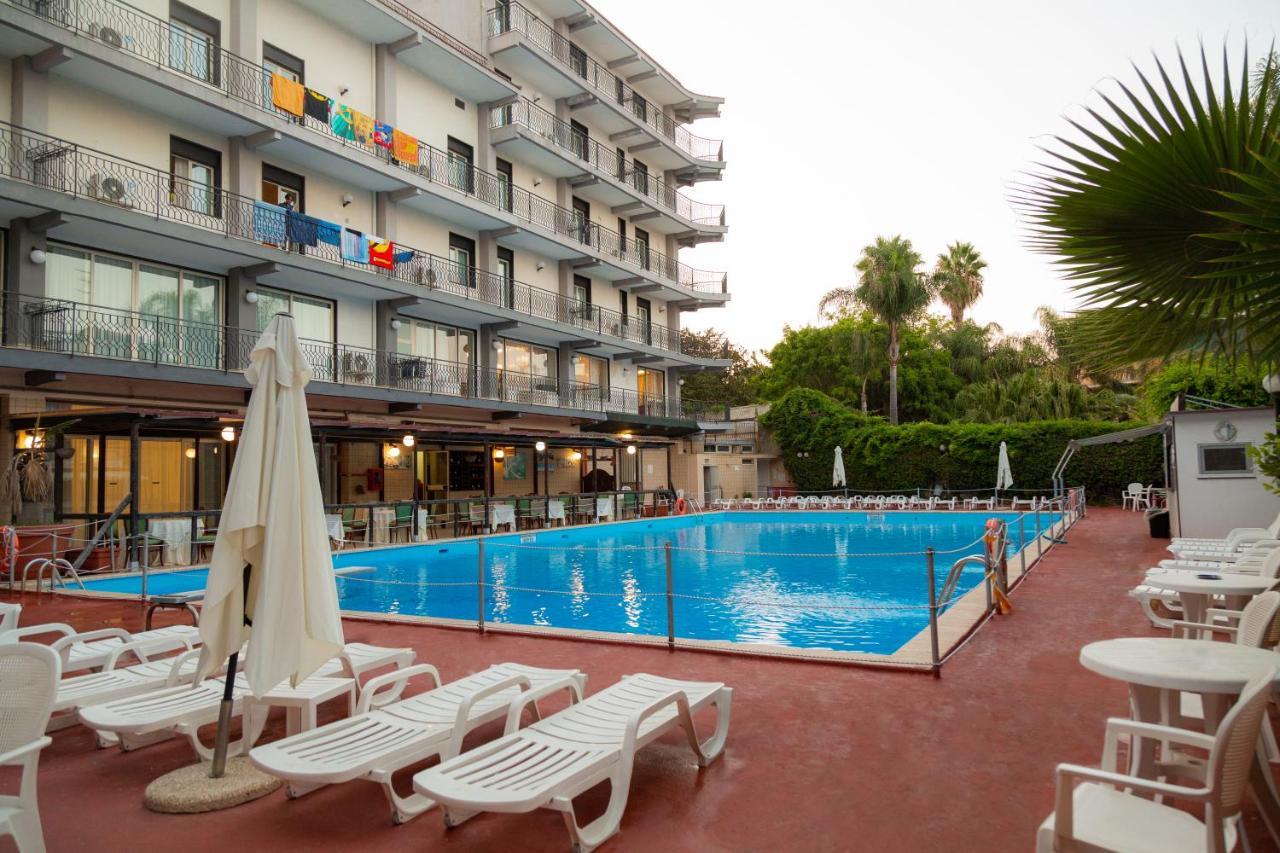 Wave Hotel Acireale Zewnętrze zdjęcie