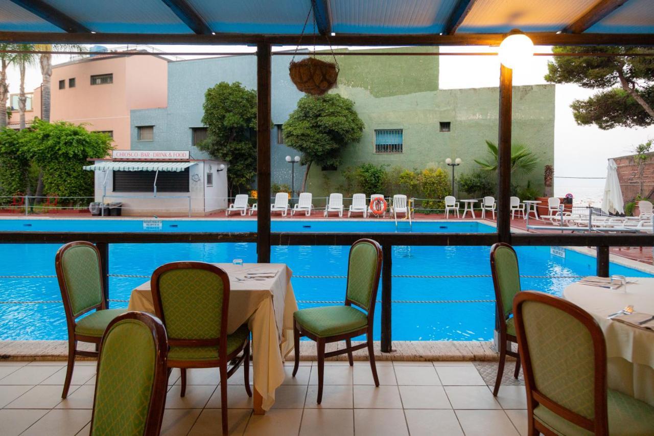 Wave Hotel Acireale Zewnętrze zdjęcie