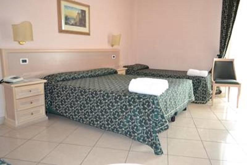Wave Hotel Acireale Zewnętrze zdjęcie